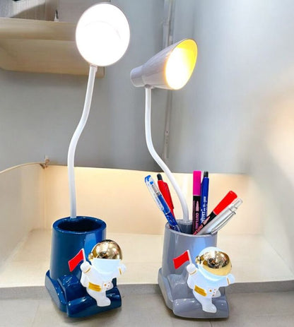 Astronaut Themed Penholder With Dual Lamp